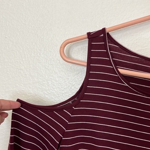 Arizona Jean Co. Amazing Tee cold shoulder Striped 3/4 sleeve Medium - Picture 3 of 8